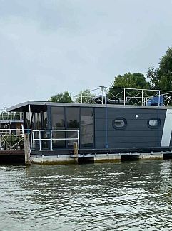 Vakantiewoning Knusse 4 persoons House boat met uitzicht over het water in, Warns, IJsselmeer, 