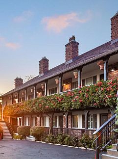 Apartment Pine Inn - Carmel, Carmel, Californië, USA