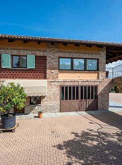 Apartment Appartement Ca' D'Gnese, Castagnole delle Lanze, Piedmont, Italy