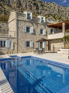 Vakantiewoning Villa Sophia , Omis, Dalmatie, Kroatië