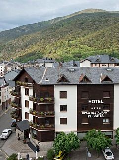 Apartment Appartement Mainera, Sort, Catalonia / Pyrenees, Spain