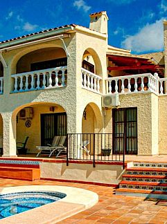 Holiday property Ref 116) Leuke halfvrijstaande villa dichtbij de golfbaan va, Altea La Vieja, Costa Blanca, Spain