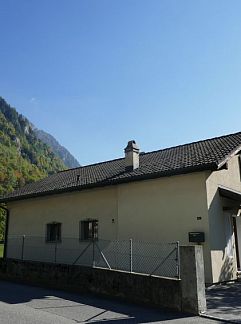 Vakantiewoning Vakantiehuis Rustico Vista Adula, Olivone, Ticino / Tessin, Zwitserland