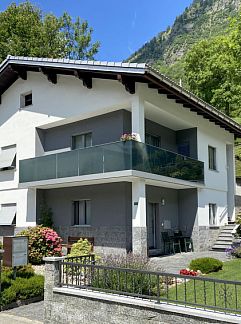 Vakantiewoning Vakantiehuis Rustico Vista Adula, Olivone, Ticino / Tessin, Zwitserland