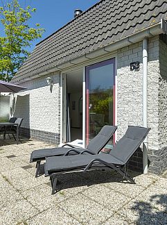 Logement de vacances Sfeervol vakantiehuis voor 4 personen op een rustig park op, Sint Maartensvlotbrug, Noordzeekust, 