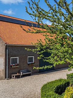 Logement de vacances Hoeve Plantlust; Old farmhouse, Oostkapelle, Walcheren, 