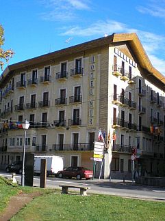 Vakantie appartement Hotel Jaqués, Jaca, Aragón / Navarra / La Rioja, Spanje