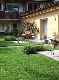 Apartment Appartement Seezugang & Ski Ossiacher See, Bodensdorf, Karnten, Austria