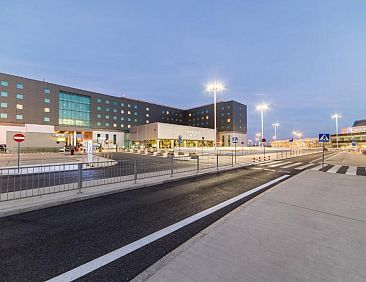 Courtyard by Marriott Warsaw Airport