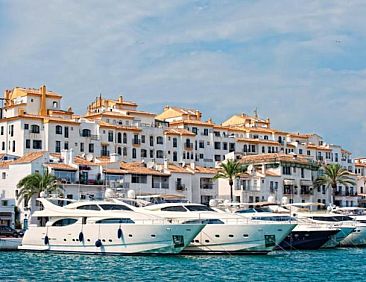 Banus Boutique Muelle del Ribera