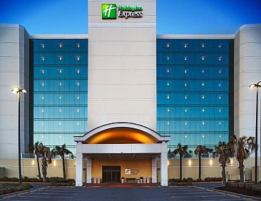 Holiday Inn Express Hotel &amp; Suites Virginia Beach Oceanfront