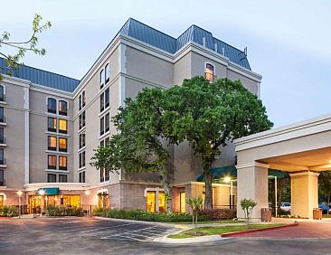 DoubleTree by Hilton Austin-University Area