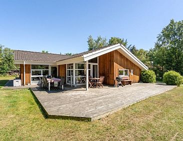 Vakantiehuis &quot;Milda&quot; - 1.9km from the sea