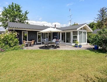 Vakantiehuis &quot;Elva&quot; - 150m from the sea