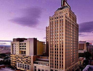 Drury Plaza Hotel San Antonio Riverwalk