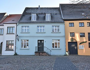 Backbord Hansestadt Wismar mit Terrasse