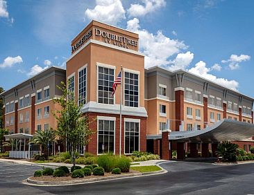 DoubleTree by Hilton Hotel Savannah Airport