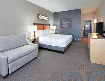 La Quinta by Wyndham Dallas Love Field