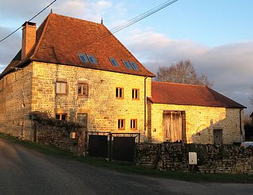 Huisje in Saint-Julien-de-Civry