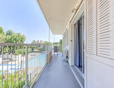 Les PATIOS SAINT TROPEZ vue mer et piscine