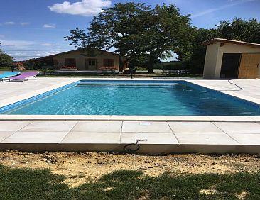 Maison avec piscine privative dans le Gers