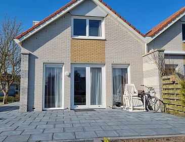 Prachtige geschakelde villa aan ijsselmeer