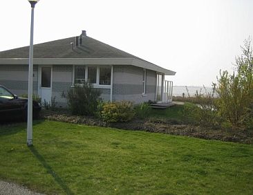 Bungalow aan het IJsselmeer