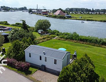 Comfortabel 4-persoons chalet in Lemmer met uitzicht over