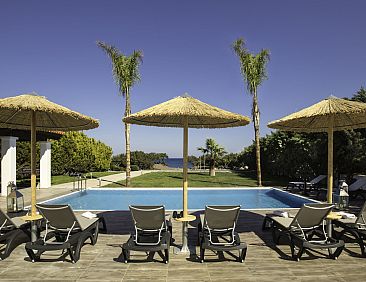 Gennadi Luxury Beach Front Villa