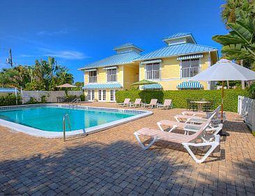 Naples Garden Inn