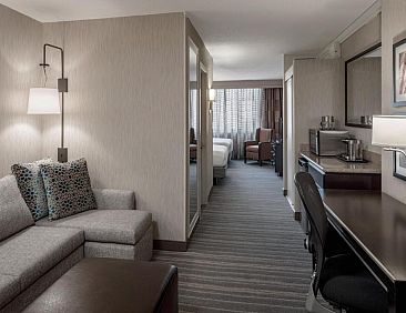 DoubleTree Suites by Hilton Minneapolis