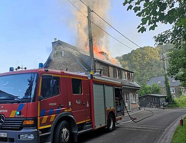 Woning met uitzicht op rivier Semois en Bohan (Ardennen)