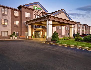 Holiday Inn Express Newport North - Middletown, an IHG Hotel