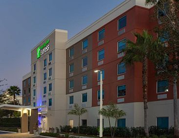 Holiday Inn Express Hotel &amp; Suites Fort Lauderdale Airport/C