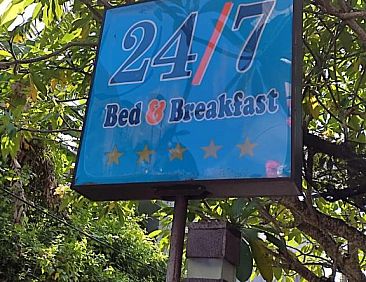 24/7 Bed &amp; Breakfast