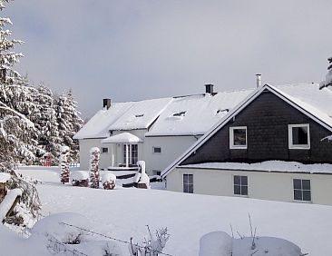 Haus Turbes 12-20 pers - met 'man cave' Café René