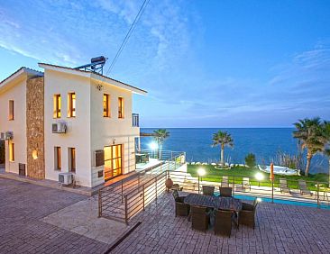 Kallinousa Beach Villa