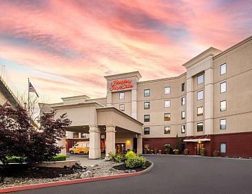 Hampton Inn and Suites Seattle - Airport / 28th Avenue