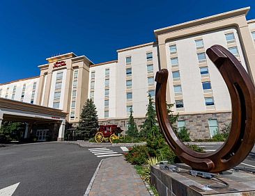 Hampton Inn &amp; Suites Staten Island