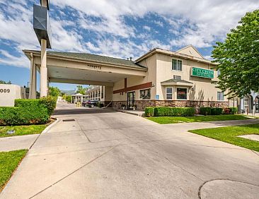 City Creek Inn &amp; Suites