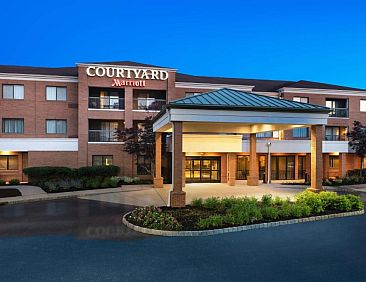 Courtyard by Marriott West Orange