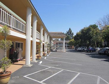 Caravelle Inn &amp; Suites