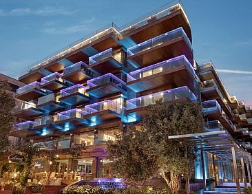 DoubleTree by Hilton Kusadasi