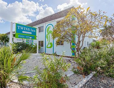 Twins Inn &amp; Apartments