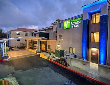 Holiday Inn Express Hotel &amp; Suites Carlsbad Beach, an IHG Ho