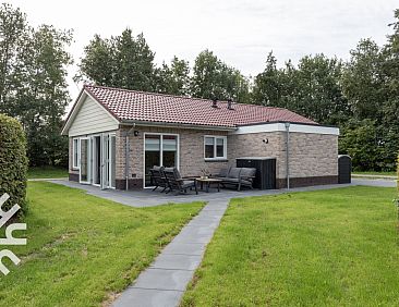 Modern 4 persoons vakantiehuis met riante tuin en terras aan