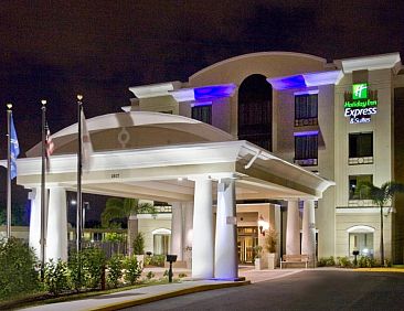 Holiday Inn Express Hotel &amp; Suites Tampa-USF-Busch Gardens, 