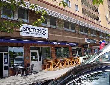 Spoton Hostel &amp; Sportsbar