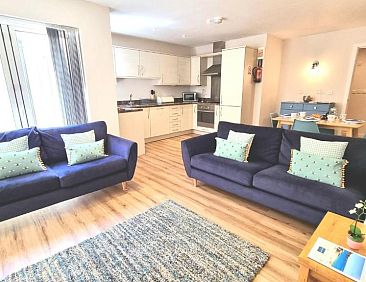 The Beach House &amp; Porth Sands Apartments