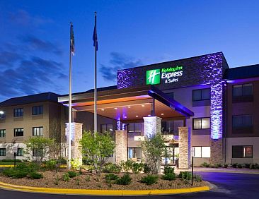 Holiday Inn Express Hotel &amp; Suites Minneapolis-Golden Valley